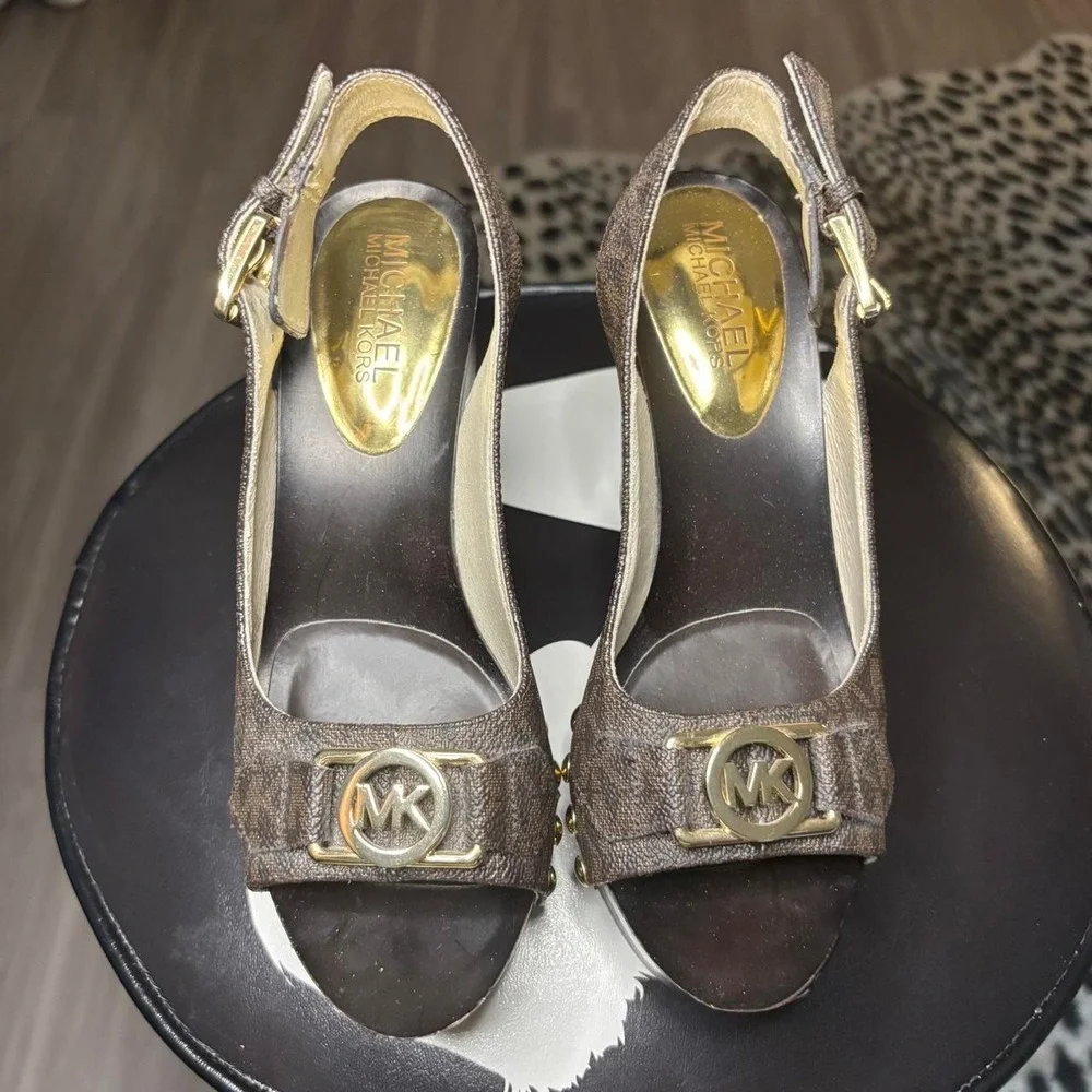 Michael Kors Y2K Brown Logo Studded Wedge Sandals ✨